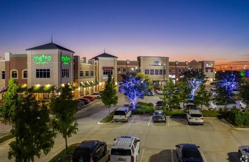 Edmond House | Spacious Modern Retreat in Edmond