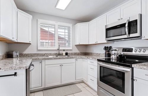 Ogden House | Spacious Mountain Modern Getaway - Hot Tub, Home Theater & Fire Pit