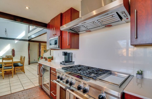 Corrales House | Spacious Mtn-View Gem in Corrales!