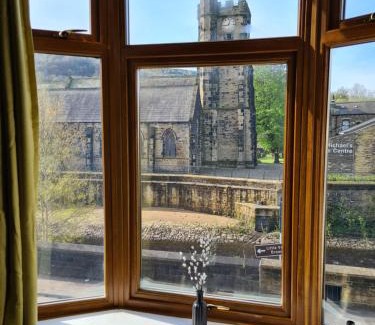 Mytholmroyd Apartment | Spacious Mytholmroyd Apartment with River Views