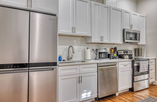 Benton Park House | Spacious, NEW 1 BD 1 BA Apt