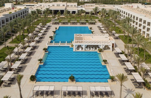 Marsa Matruh Hotel | Spacious Oasis Near Almaza Bay with Free Breakfast and Exceptional Side Sea View