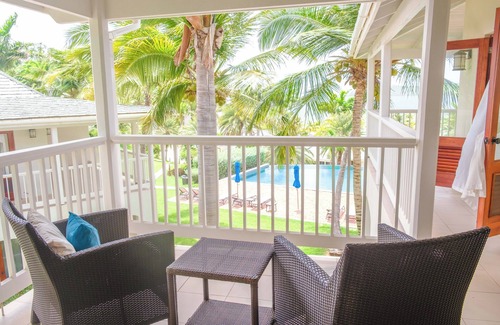 Freetown Villa | spacious ocean view king bed villa 2 minutes from the restaurant pool and beach