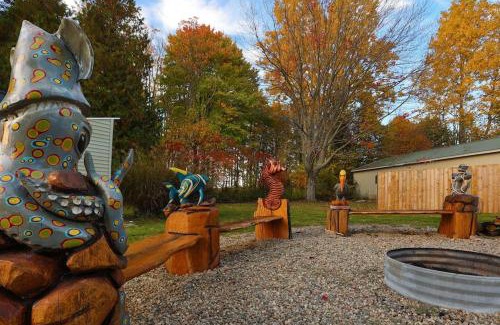 South Haven Apartment | Spacious Pickleball Pines