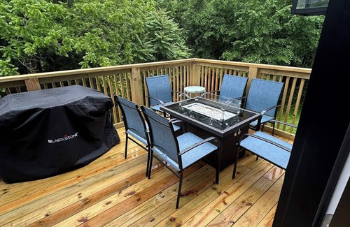 Rogers House | Spacious, private, and close to downtown Rogers, AR & Trails