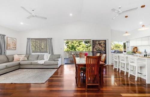 Belgian Gardens House | Spacious Queenslander Retreat