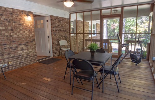 Durham House | Spacious & Quiet Durham NC 3 BR Home Near Duke