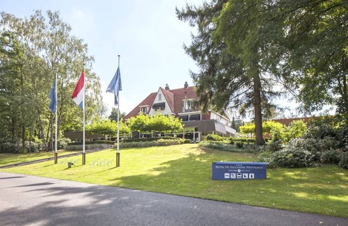 Rijssen Hotel | Spacious Room with Balcony! Indoor Pool, Free Parking! Near Hollands Schwarzwald