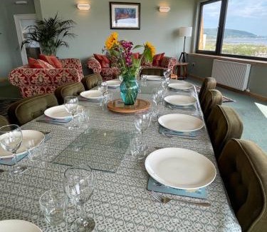Inverness House | Spacious Sea View Home 5 miles from Inverness