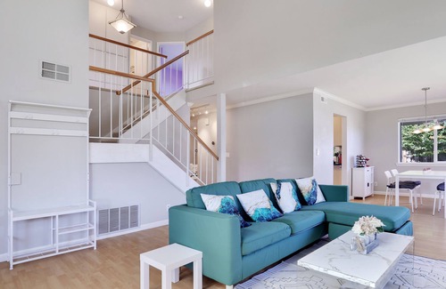 Fremont House | SPACIOUS, SERENE HOUSE 4BR IN THE HEART OF FREMONT ( PET- FRIENDLY!)