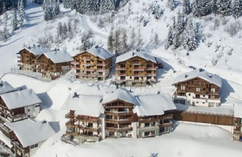 Bisanne 1500 Apartment | Spacious ski-in/ski-out duplex with stunning views