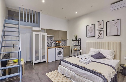 Epinettes Apartment | Spacious Studio Center of Paris/montmartre