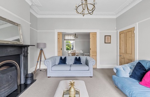Plymouth House | Spacious & Stylish 5-bedroom Edwardian Townhouse in Plymouth