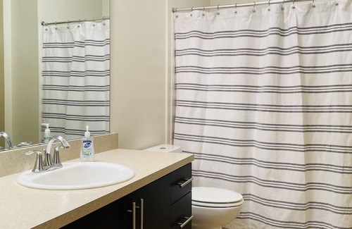 Piedmont Heights Apartment | SPACIOUS SUITE IN PRIME LOCATION