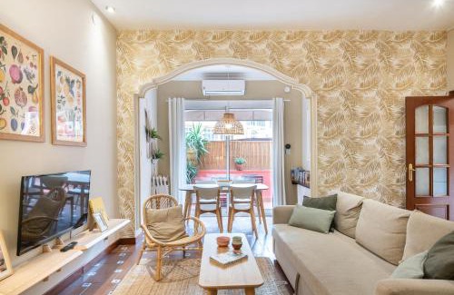 Sant Antoni Apartment | Spacious & Sunny Apartment with Terrace in the city center