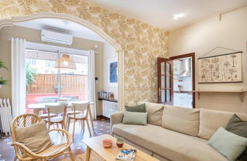 Sant Antoni Apartment | Spacious & Sunny Apartment with Terrace in the city center