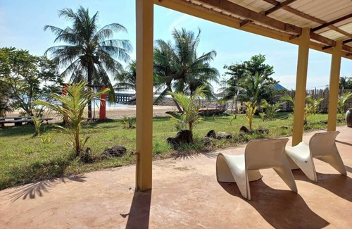 Saphli Villa | Spacious, breezy, and full of character beachfront villa, Chumphon,Thailand