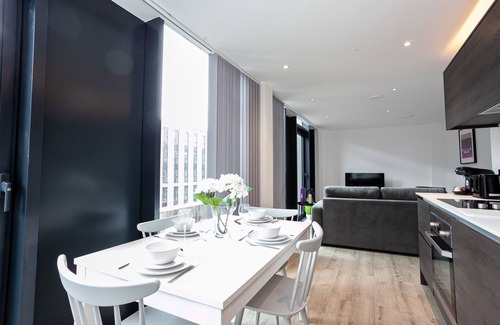 Salford Apartment | Spacious Two Bedroom Penthouse in MCR City Centre