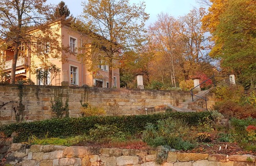 Loschwitz Apartment | Spacious vacation apartment on the Elbe slope - directly on the Blue Wonder