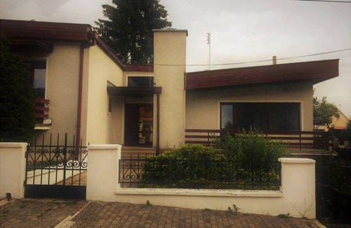 Demanova House | Spacious Villa w/Grill Fireplace Huge Garden & Terrace