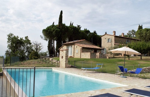 Gualdo Cattaneo Villa | Spacious villa with swimming pool in stunning scenery and picturesque villages