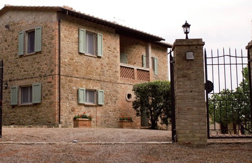 Gualdo Cattaneo Villa | Spacious villa with swimming pool in stunning scenery and picturesque villages