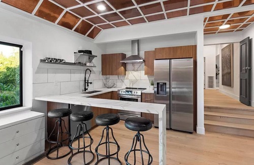 Holmby Hills Villa | Spacious villa with 8 bedrooms and WiFi, fitness room in wonderful Los Angeles