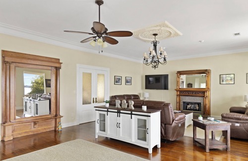 Wetumpka House | Spacious Waterfront House with dock on beautiful Lake Jordan