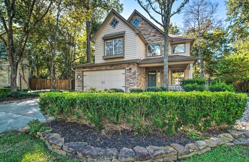 Alden Bridge House | Spacious Woodlands Home: Pool & Outdoor Oasis