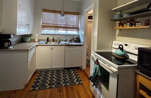 Kingston House | Spanish Beach Bungalow