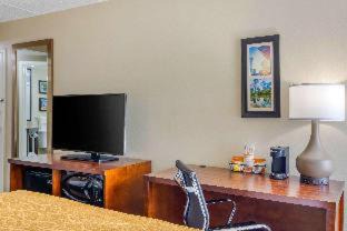 College Park Hotel | Spark by Hilton Atlanta Airport South College Park