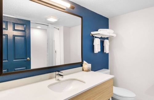 Augusta Hotel | Spark by Hilton Augusta