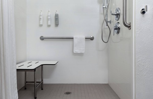 Indianapolis Hotel | Spark by Hilton Indianapolis Northeast Fishers