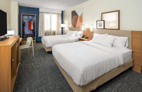 Madison Hotel | Spark By Hilton Madison Central