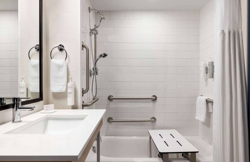 Pennington Bend Hotel | Spark by Hilton Nashville at Opryland
