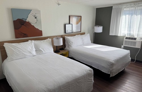 South Portland Hotel | Spark by Hilton Portland Airport Maine Mall
