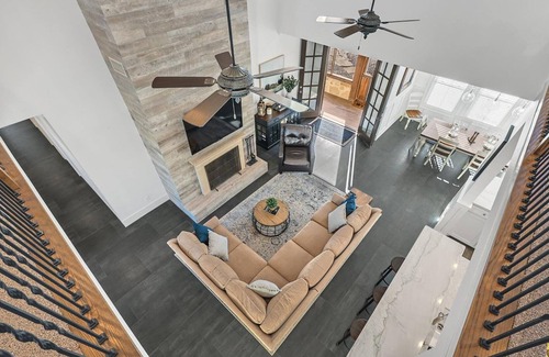 Palo Pinto County House | SPARKLING POOL Gorgeous 6 Bed 5 Bath on 3 Acres