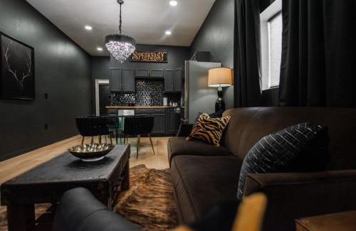 South Broadway Apartment | Speakeasy Suite at ArnoTriplex!