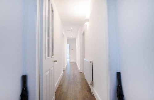 Marchmont Apartment | Special Basement Apartment close to the meadows