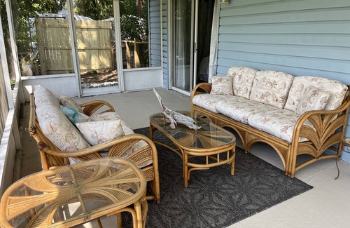 Florida Shores House | SPECIAL PRICE! Large Comfy Stay Pets Welcome w/Parking Trailers/Bikes/Boats