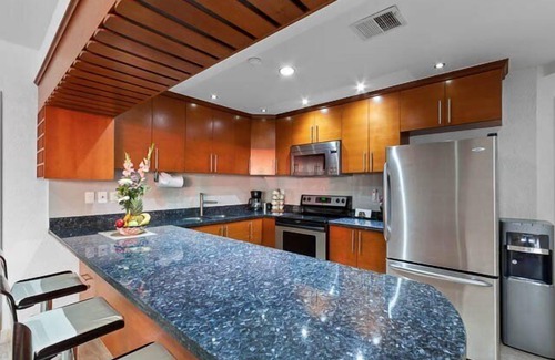 Zona Hotelera Norte Condo | Spectacular 5th Floor Condo, Close to Town, Best Sunsets in Cozumel