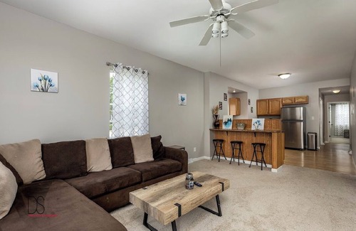 La Salle House | Spectacular Home Close to Lasalle