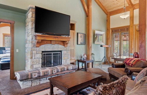 Timber Lakes Cabin | Spectacular Mountain Escape: Timber Home with Gourmet Kitchen & Game Loft
