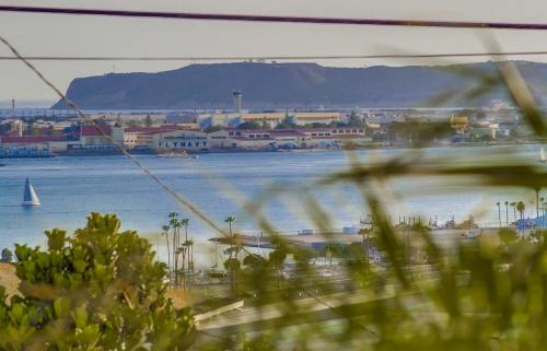 Middletown House | Spectacular Seaview Oasis -Views Spa Game Room