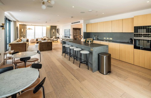 St. Pancras and Somers Town Apartment | spectacular-sunsetview-3bedrooms-luxury-central London