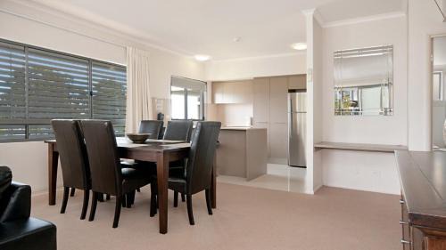 Bongaree House | Spectacular Unit Overlooking Pumicestone Passage - Welsby Pde, Bongaree