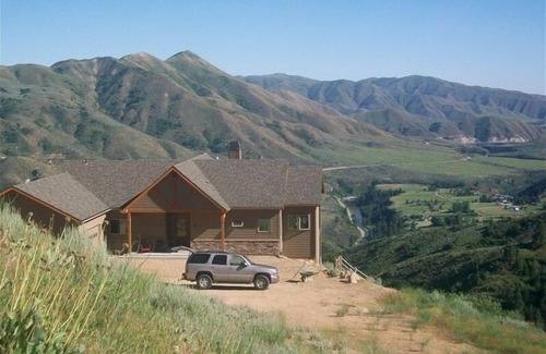 Boise House | Spectacular views and rural life, yet close to Boise