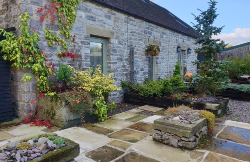 Monyash Cottage | SPINGLE BARN, pet friendly, luxury holiday cottage in Monyash