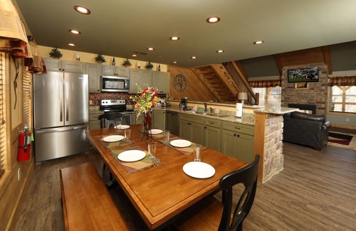 Gatlinburg House | Splash Time Cinema - Six Bedroom Chalet