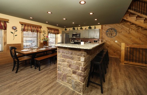 Gatlinburg House | Splash Time Cinema - Six Bedroom Chalet